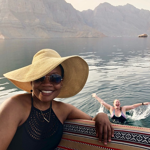 Meet Your Posher: Imani - Picture 2 of 2